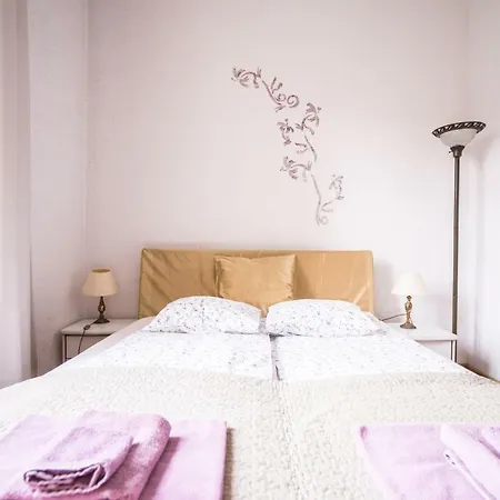 Piekarska Apartment *